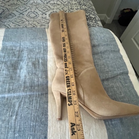 Vince Camuto Neutral Suede Pointed Toe Slim Heel Knee Boots Sz 7.5 Classic - Picture 7 of 10